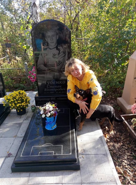Історія матері наймолодшого патріота, загиблого на Донбасі, яка вражає до глибини душі