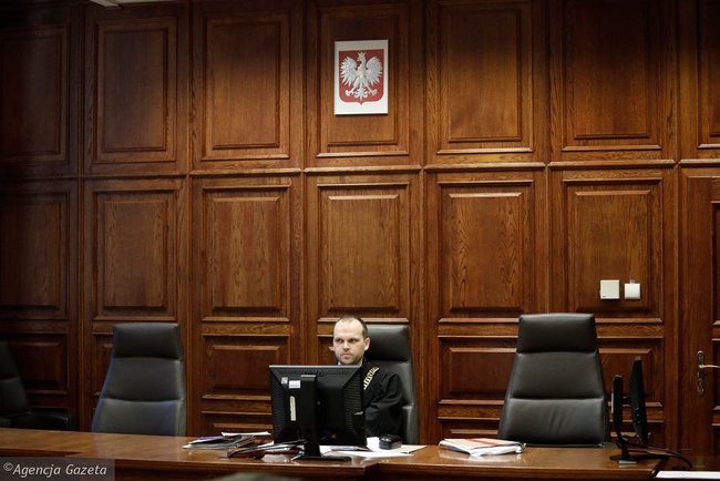 Голота, бандерівці, сволота, - у Варшаві судять пенсіонера, який ображає українців у Facebook 03
