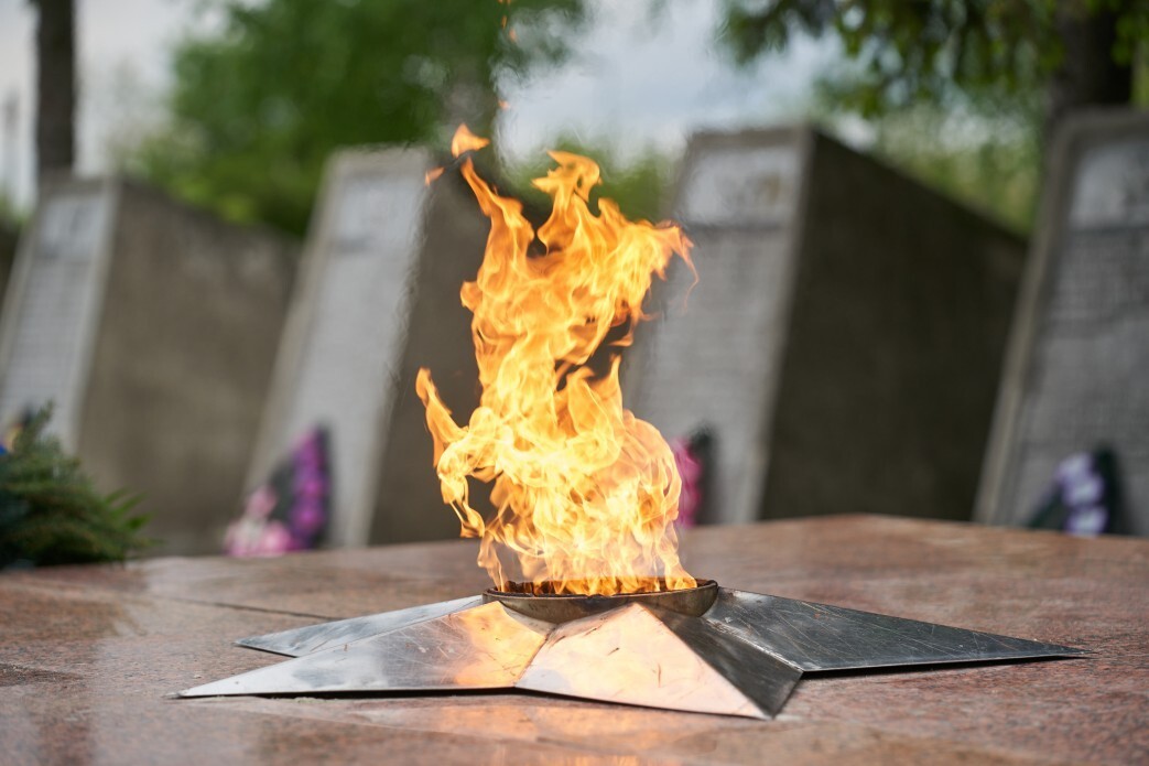 Зеленський на Луганщині вшанував пам'ять загиблих у Другій світовій