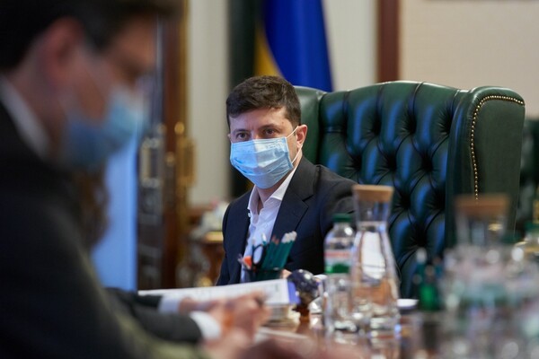 Зеленський підняв питання закупівлі засобів захисту від коронавірусу