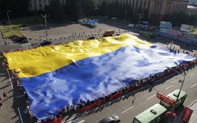 Найбільший прапор України в Дніпрі, 2016 рік