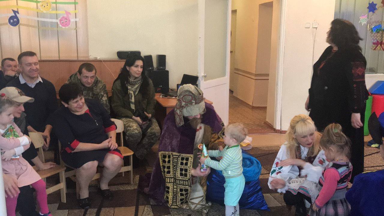 Свято в дитячому садку в Новолуганському.