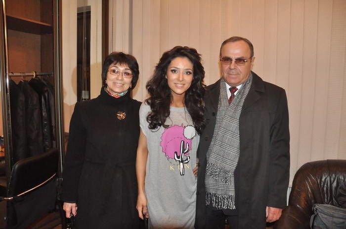 Злата Огнєвіч з батьками