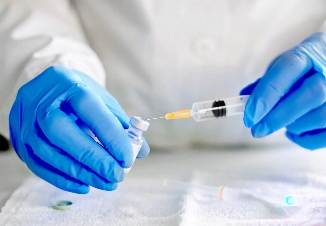 Україна отримає вісім мільйонів доз вакцини від коронавірусу