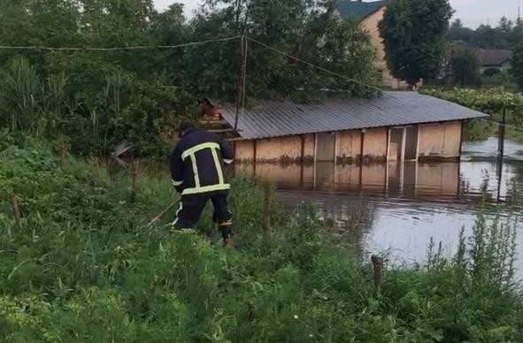 Підтоплені будинки, пошкоджені мости та дороги – Буковина оговтується після сильних злив