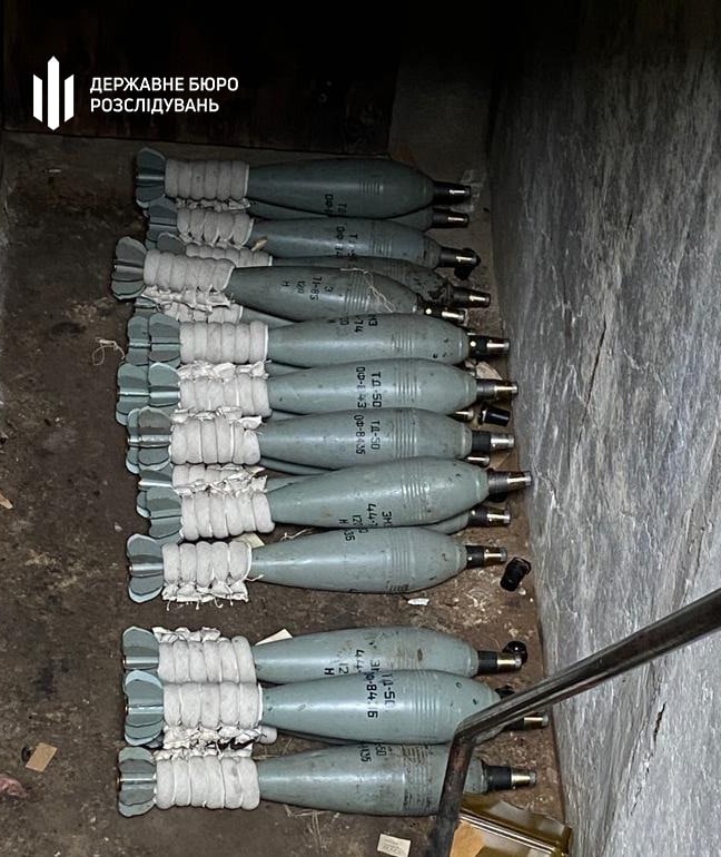 ДБР виявило на околиці Балаклії запасний командний пункт окупантів з великим арсеналом боєприпасів та техніки 13